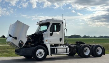 2016 Freightliner Cascadia 125 full