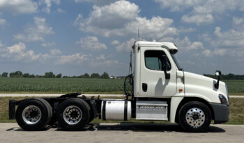 2015 Freightliner Cascadia 125 full