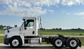 2016 Freightliner Cascadia 125 full