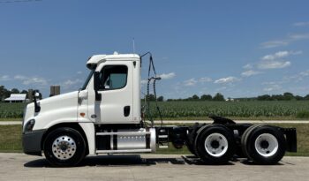 2016 Freightliner Cascadia 125 full