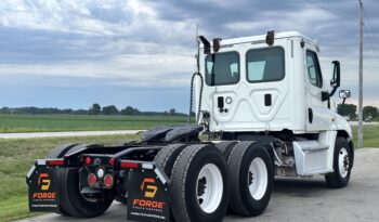 2016 Freightliner Cascadia 125 full