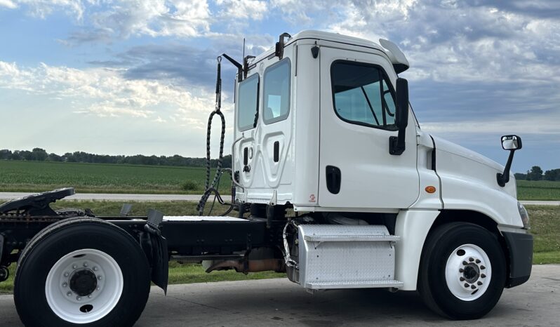 2016 Freightliner Cascadia 125 full