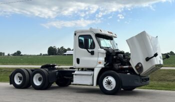 2016 Freightliner Cascadia 125 full