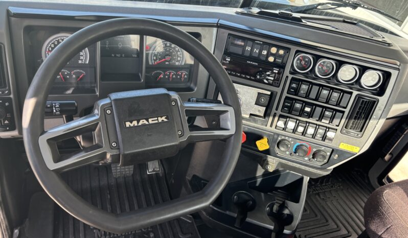 2019 Mack Pinnacle CHU613 full