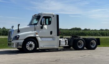 2016 Freightliner Cascadia 125 full