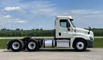 2015 Freightliner Cascadia 125 full