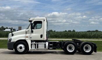 2015 Freightliner Cascadia 125 full