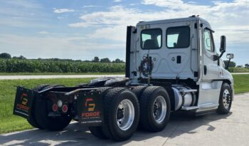 2016 Freightliner Cascadia 125 full