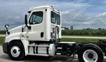 2015 Freightliner Cascadia 125 full