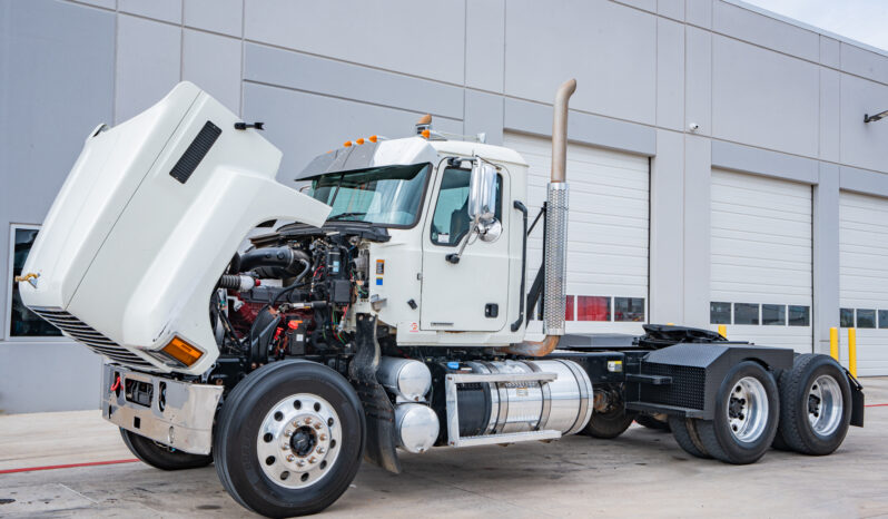 2019 Mack Pinnacle 64T full