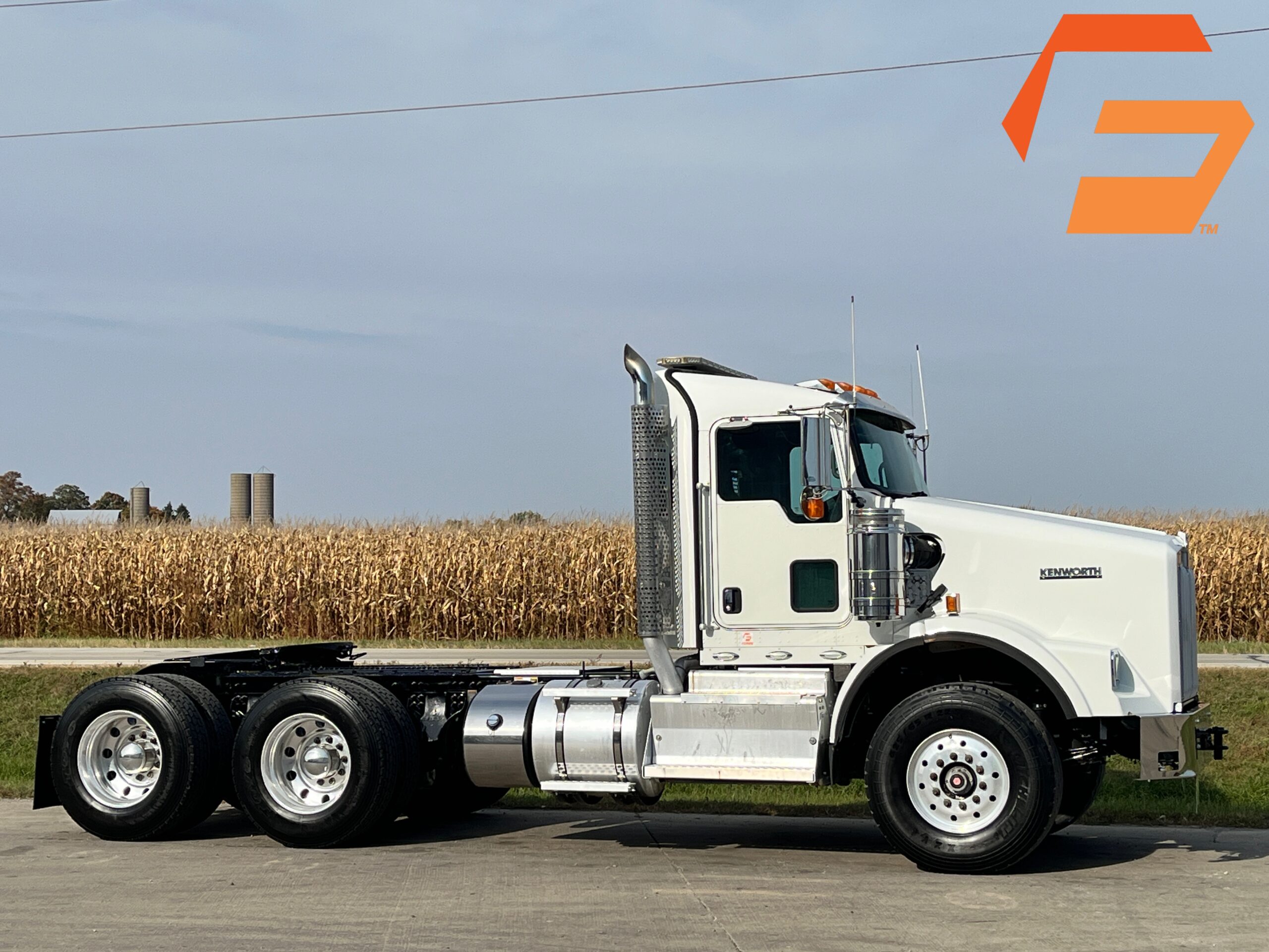 2013 Kenworth T800 Wide Hood