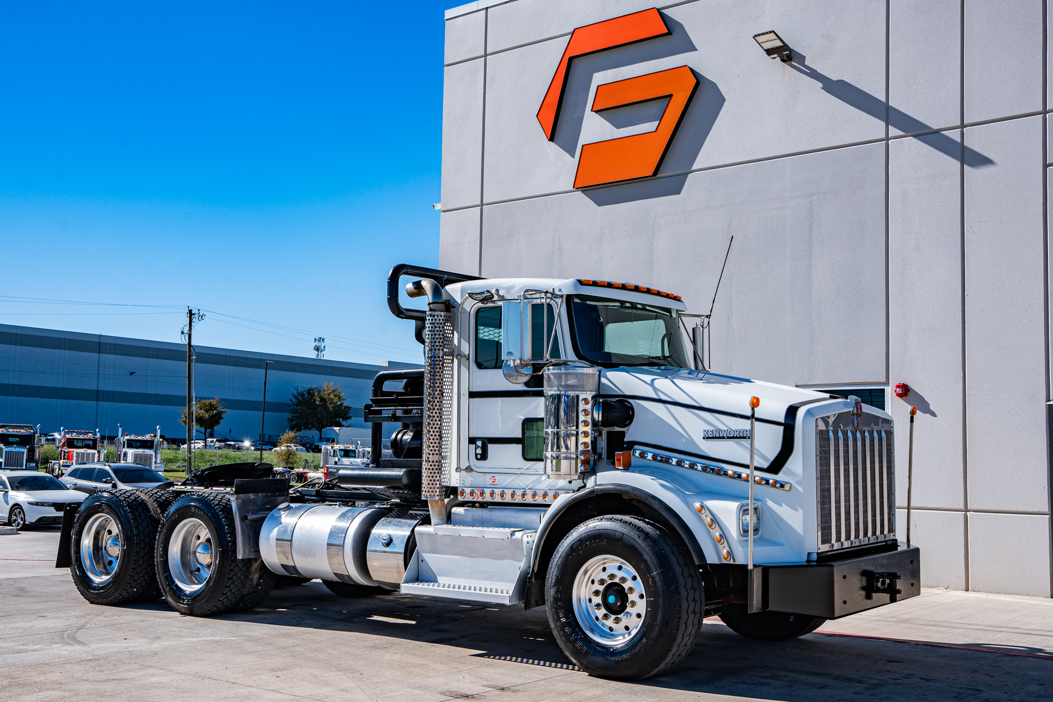 2013 Kenworth T800 Wide Hood