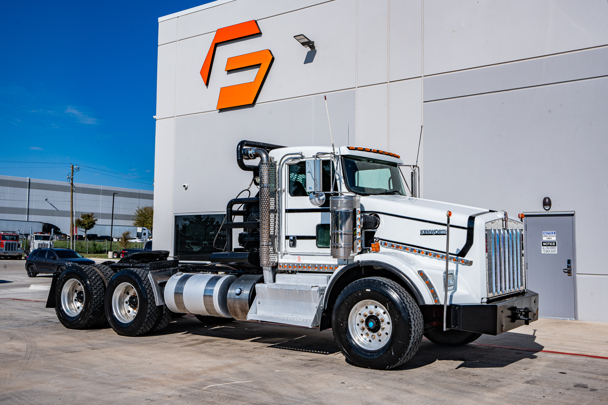 2013 Kenworth T800 Wide Hood