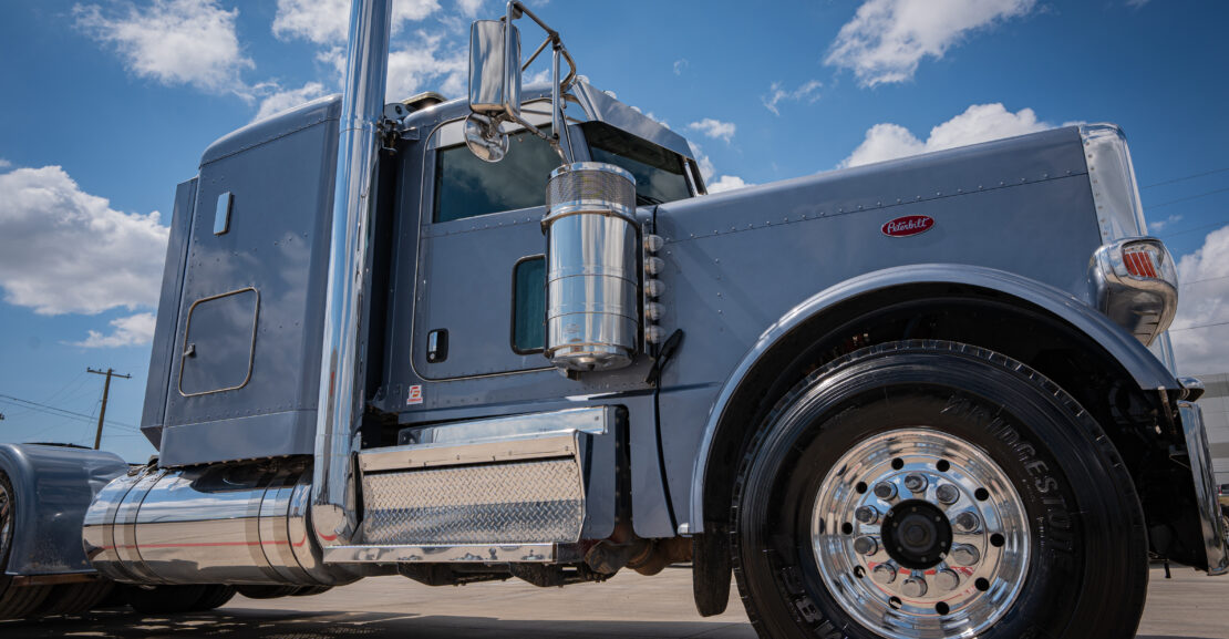 2020 Peterbilt 389